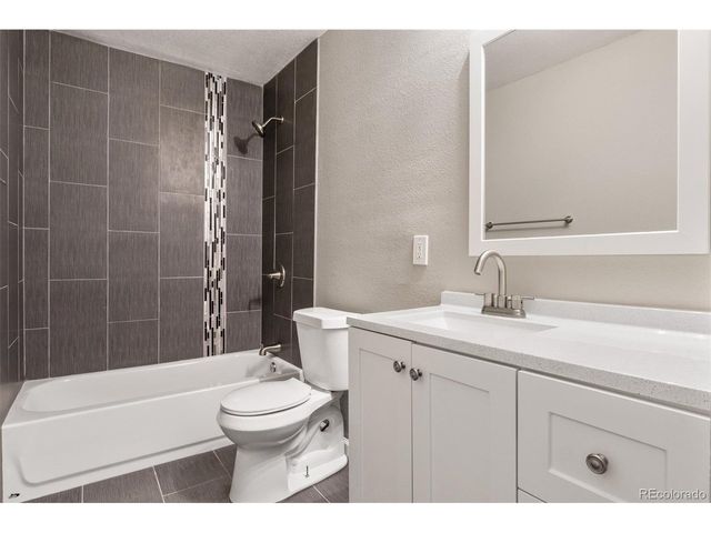 901 Racine St, Aurora, CO 80011