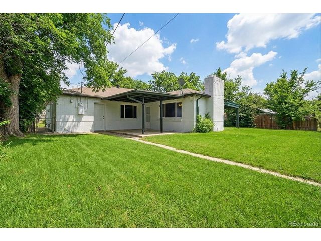 901 Racine St, Aurora, CO 80011