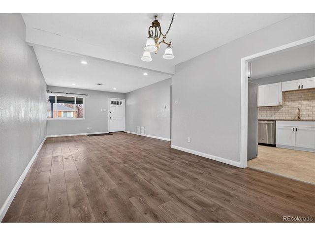 901 Racine St, Aurora, CO 80011