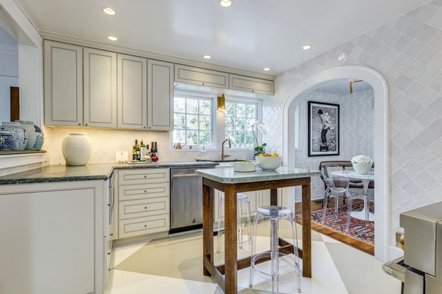 2428 Jarratt Ave, Austin, TX 78703