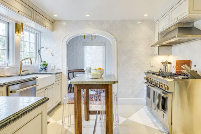 2428 Jarratt Ave, Austin, TX 78703