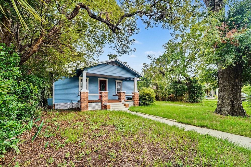 Image 2 of property listing at 4109 N SUWANEE AVENUE, Tampa, FL 33603