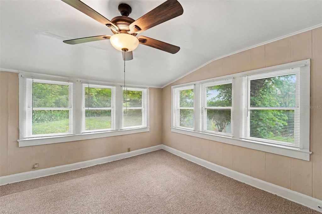 Image 23 of property listing at 4109 N SUWANEE AVENUE, Tampa, FL 33603