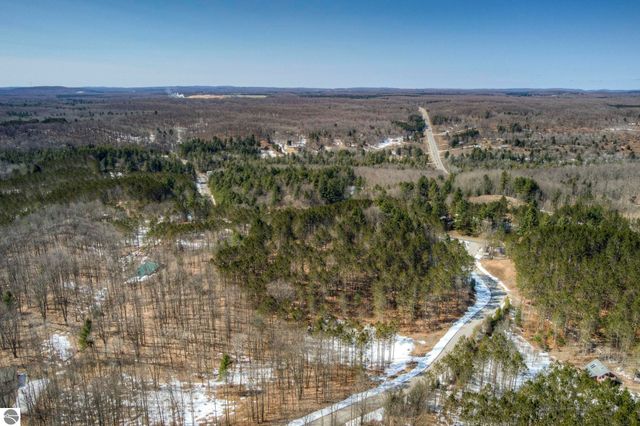 2706 E Cedar Valley Road, Traverse City, MI 49684