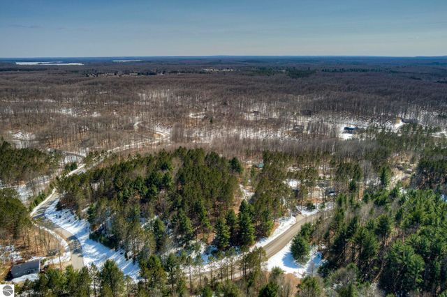 2706 E Cedar Valley Road, Traverse City, MI 49684