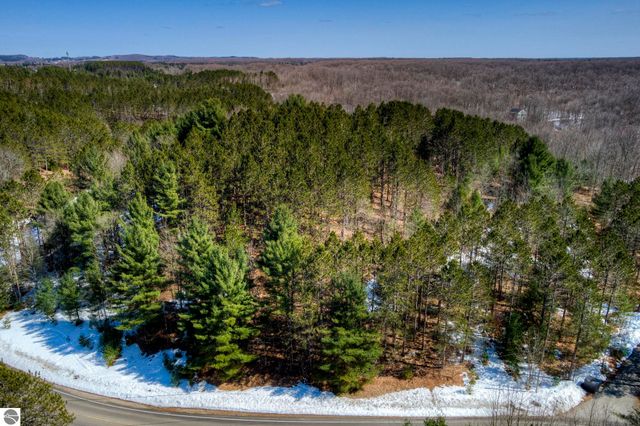 2706 E Cedar Valley Road, Traverse City, MI 49684