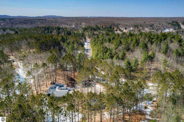 2706 E Cedar Valley Road, Traverse City, MI 49684