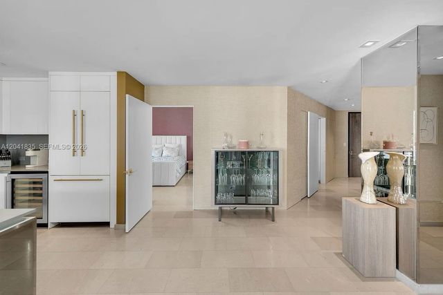 88 SW 7th St 1212, Miami, FL 33130