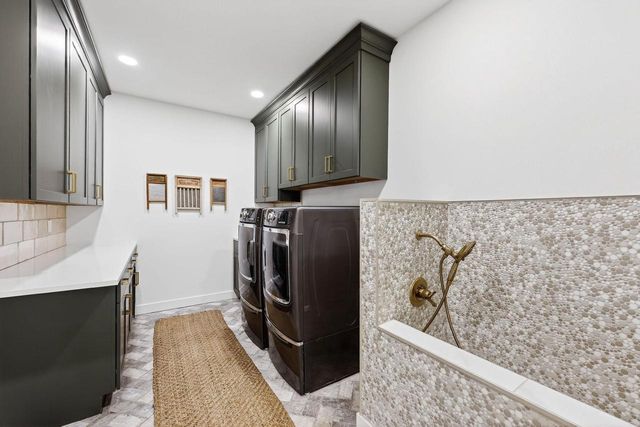 7672 Leta Way, Verona, WI 53593
