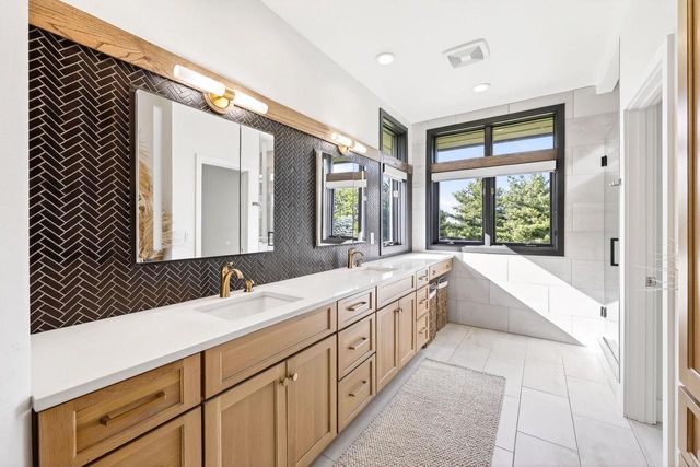 7672 Leta Way, Verona, WI 53593