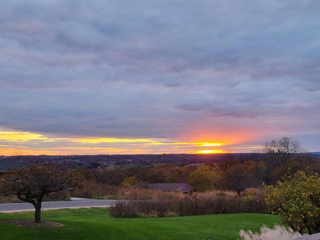 7672 Leta Way, Verona, WI 53593