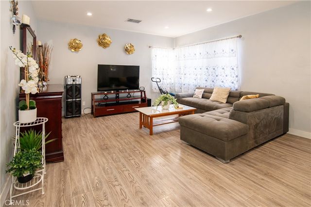 10359 Telfair, Pacoima, CA 91331