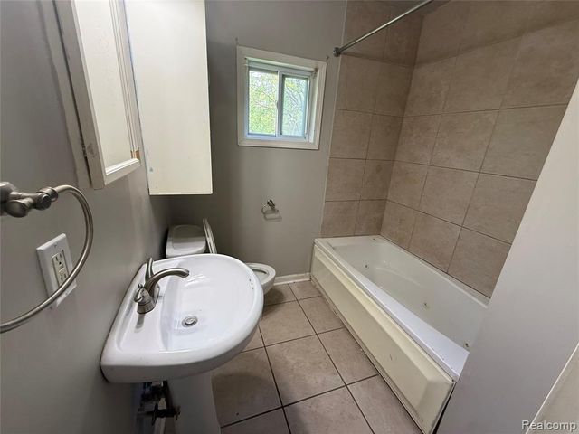 2434 Thornton Avenue, Flint, MI 48504