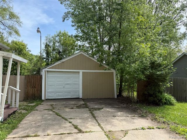 2434 Thornton Avenue, Flint, MI 48504