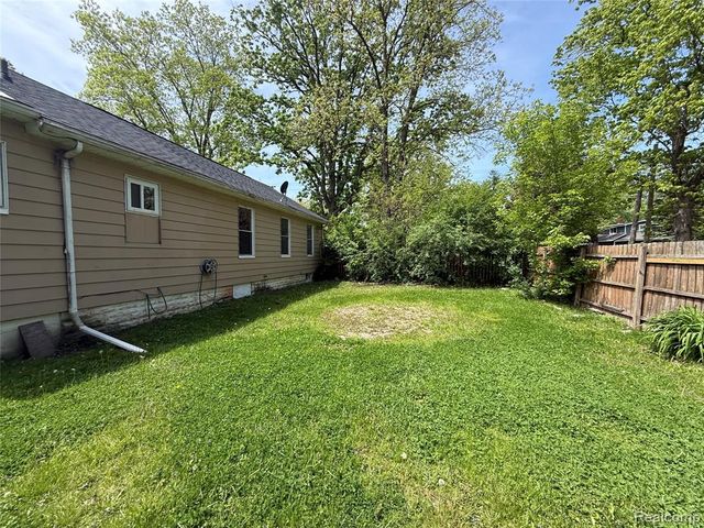 2434 Thornton Avenue, Flint, MI 48504