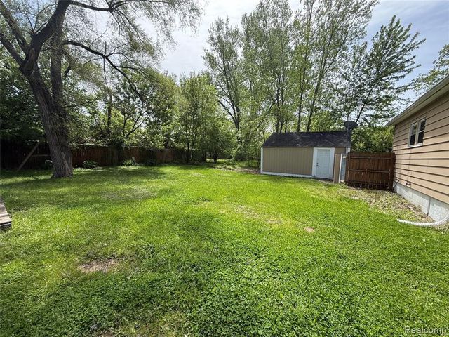 2434 Thornton Avenue, Flint, MI 48504