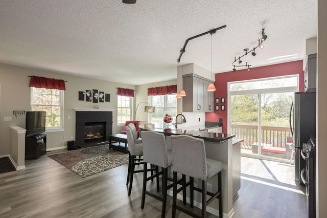 8960 Comstock Lane N, Maple Grove, MN 55311