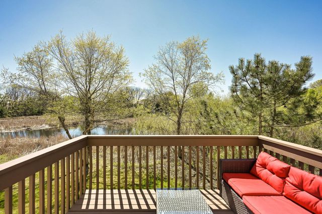 8960 Comstock Lane N, Maple Grove, MN 55311