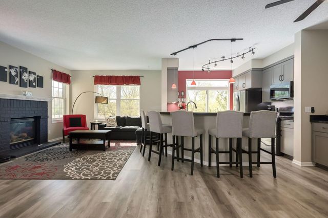 8960 Comstock Lane N, Maple Grove, MN 55311