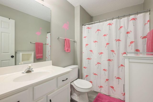 8960 Comstock Lane N, Maple Grove, MN 55311