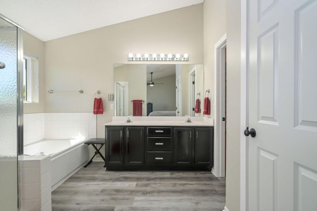 8960 Comstock Lane N, Maple Grove, MN 55311