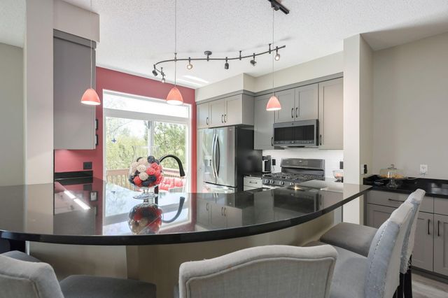 8960 Comstock Lane N, Maple Grove, MN 55311