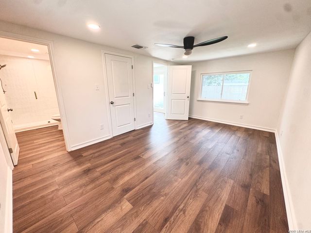 4110 HUNTERS GLN, San Antonio, TX 78218