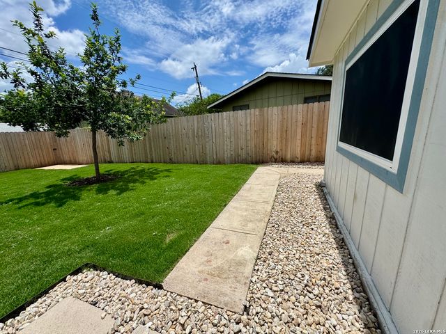 4110 HUNTERS GLN, San Antonio, TX 78218