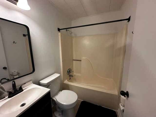 556 Lee Avenue, Crestview, FL 32539