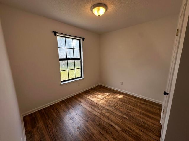 556 Lee Avenue, Crestview, FL 32539