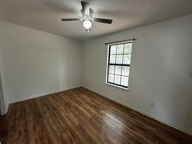 556 Lee Avenue, Crestview, FL 32539