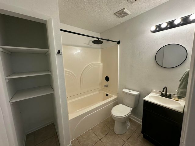 556 Lee Avenue, Crestview, FL 32539