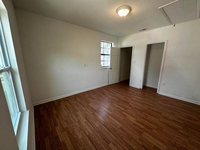 556 Lee Avenue, Crestview, FL 32539