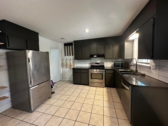 556 Lee Avenue, Crestview, FL 32539