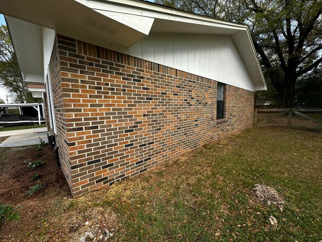 556 Lee Avenue, Crestview, FL 32539