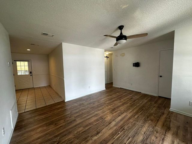 556 Lee Avenue, Crestview, FL 32539