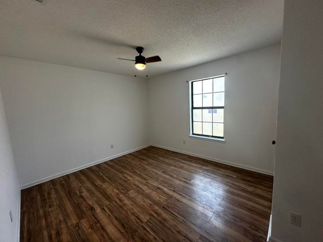 556 Lee Avenue, Crestview, FL 32539