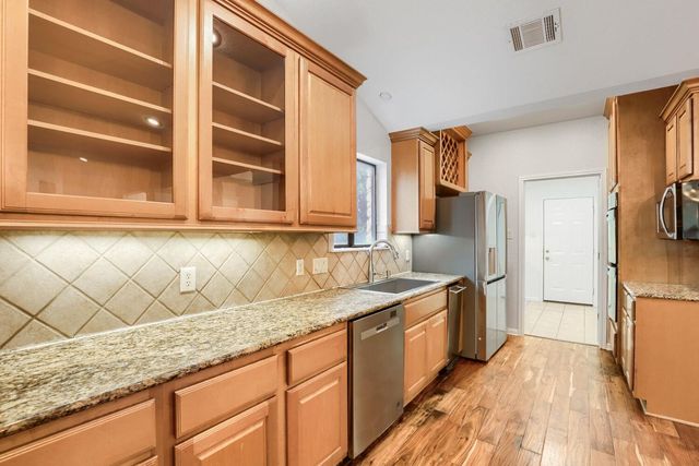 515 Rolling Green DR, Lakeway, TX 78734