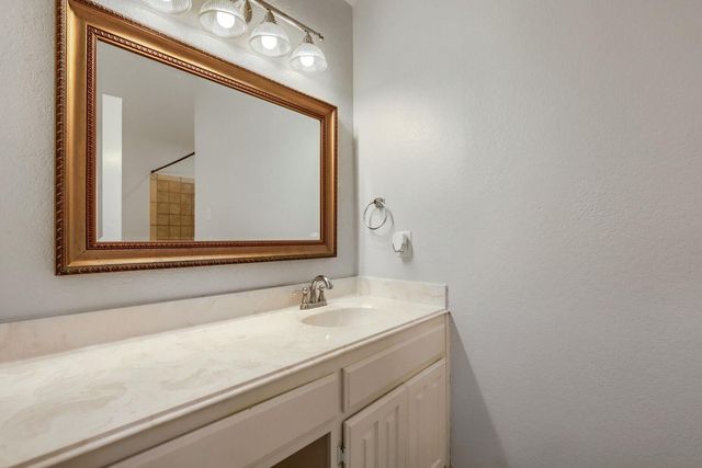 515 Rolling Green DR, Lakeway, TX 78734