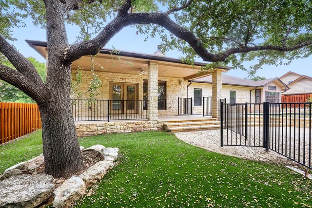 515 Rolling Green DR, Lakeway, TX 78734