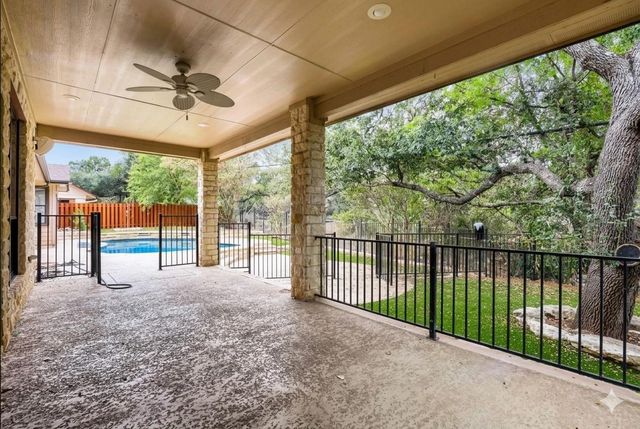 515 Rolling Green DR, Lakeway, TX 78734