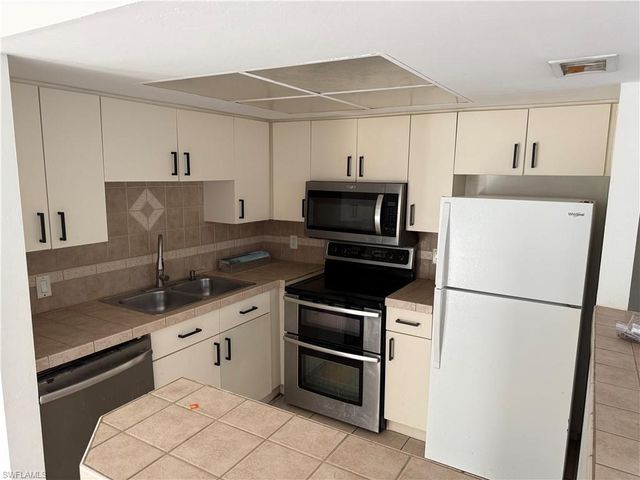 1104 SE 8th ST # 4, Cape Coral, FL 33990