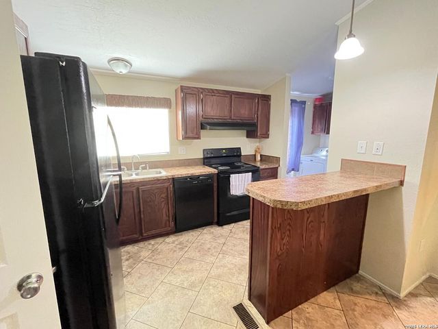 13808 Greenwood Rd, Atascosa, TX 78002