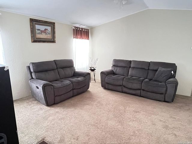 13808 Greenwood Rd, Atascosa, TX 78002