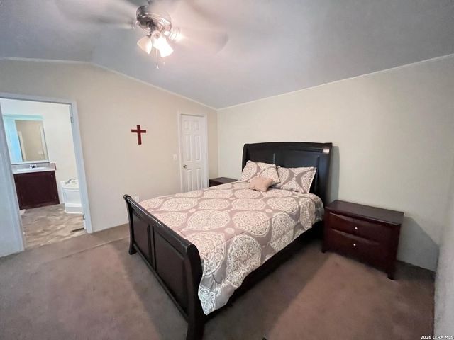 13808 Greenwood Rd, Atascosa, TX 78002