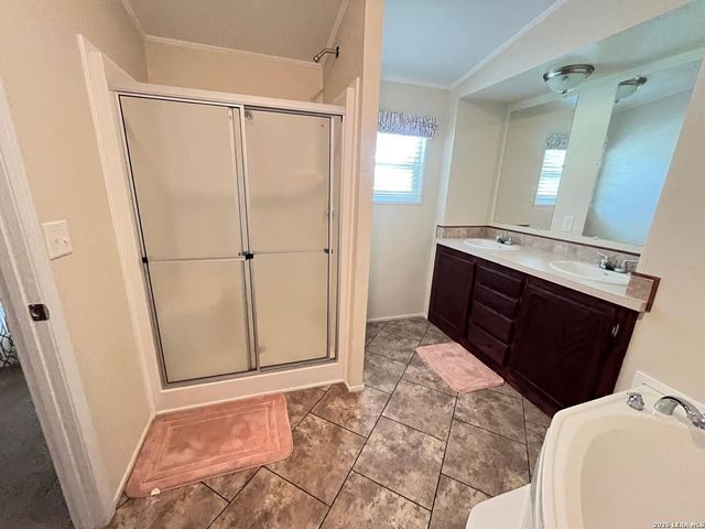 13808 Greenwood Rd, Atascosa, TX 78002