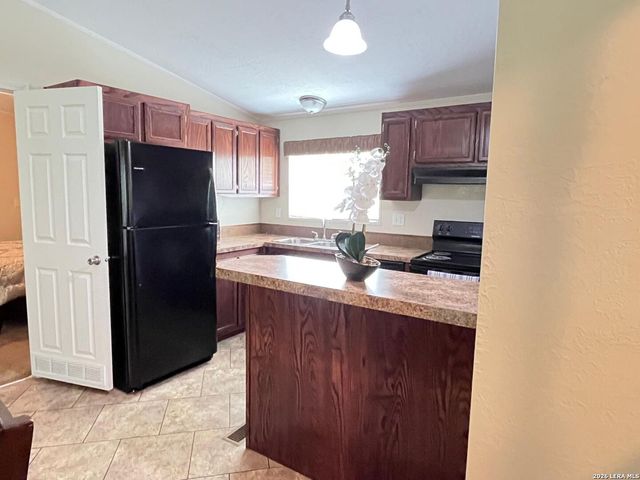 13808 Greenwood Rd, Atascosa, TX 78002