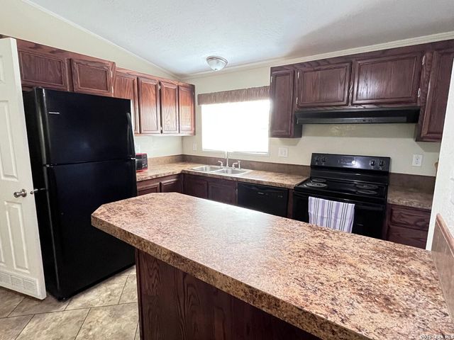 13808 Greenwood Rd, Atascosa, TX 78002