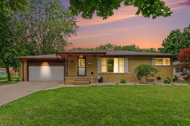 1501 N Dewitt Street, Bay City, MI 48706