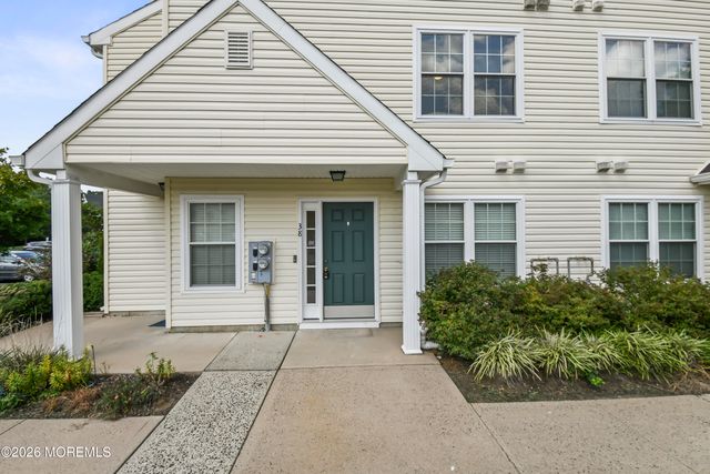 38 Des Moines Court, Tinton Falls, NJ 07712